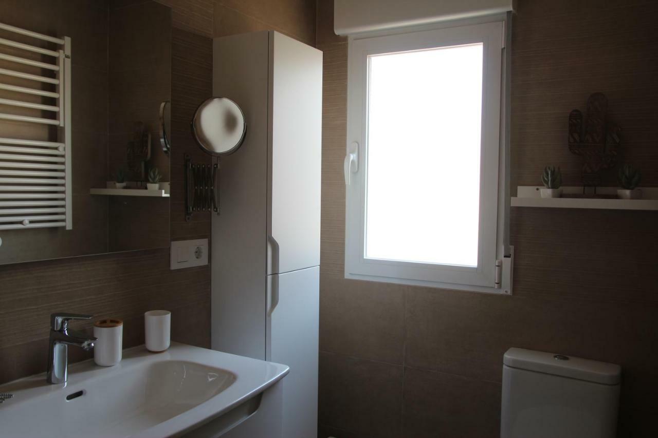 Bella Andalucia Apartment อัลมูเญการ์ ภายนอก รูปภาพ